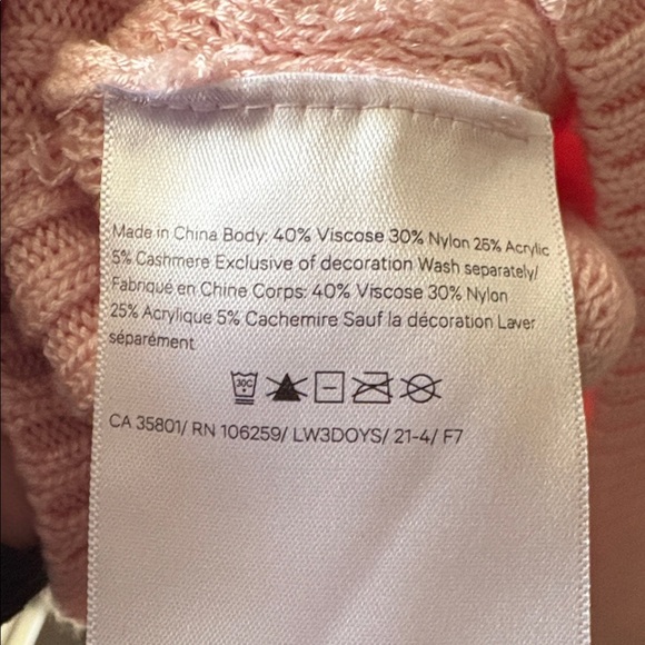 Lululemon Texture Play Crew Sweater
Pink Mist Medium- Large - Picture 7 of 7